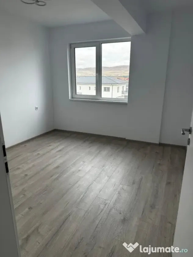 Apartament 3 camere,74mp2,zona Teilor - Floresti (Cluj)
