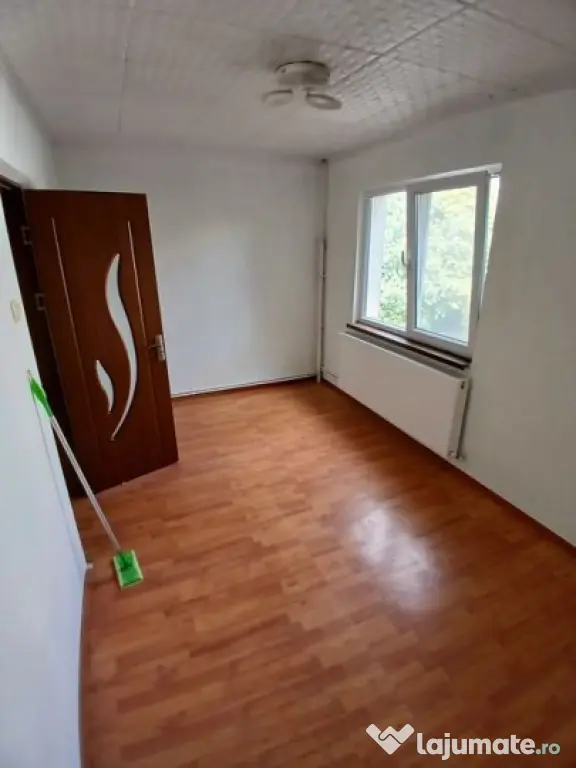 Scoala 8 apartament cu centrala pe gaz