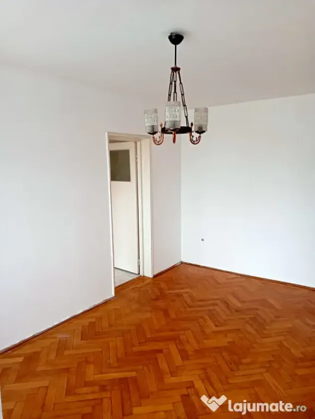 Apartament 3 camere confort 1 semidecomandat, etaj 3, zona G - Braila (Braila)