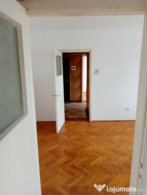 Apartament 3 camere confort 1 semidecomandat, etaj 3, zona G - Braila (Braila)