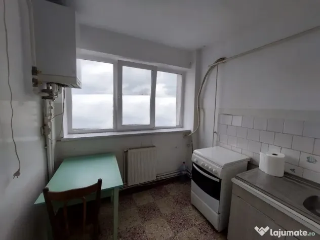 Apartament 3 camere confort 1 semidecomandat, etaj 3, zona G - Braila (Braila)