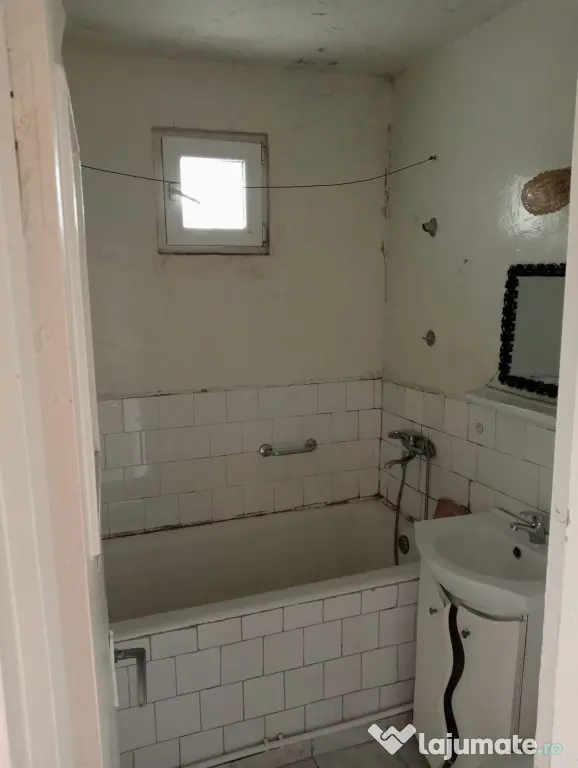 Apartament 3 camere confort 1 semidecomandat, etaj 3, zona G - Braila (Braila)