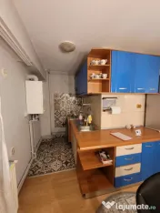 Apartament spațios și primitor, cu balcon închis, 75 mp 