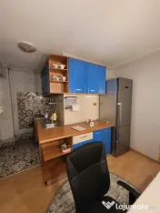 Apartament spațios și primitor, cu balcon închis, 75 mp 