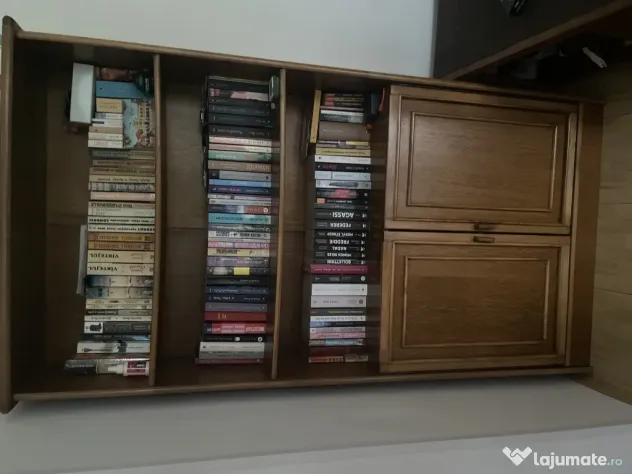 Corp bibliotecă TV