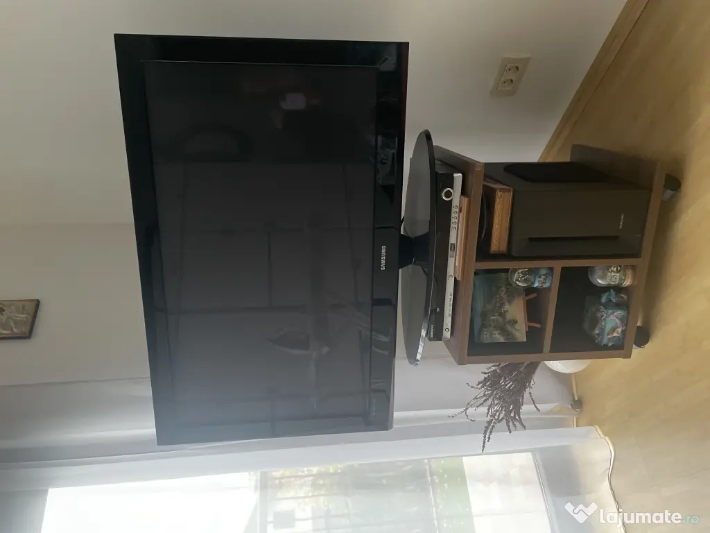 Corp bibliotecă TV