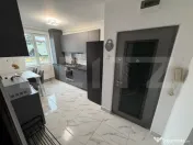 Apartament de vânzare cu 2 camere, Etaj 1 - Central - Zal? 
