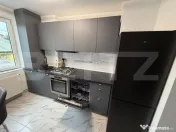 Apartament de vânzare cu 2 camere, Etaj 1 - Central - Zal? 