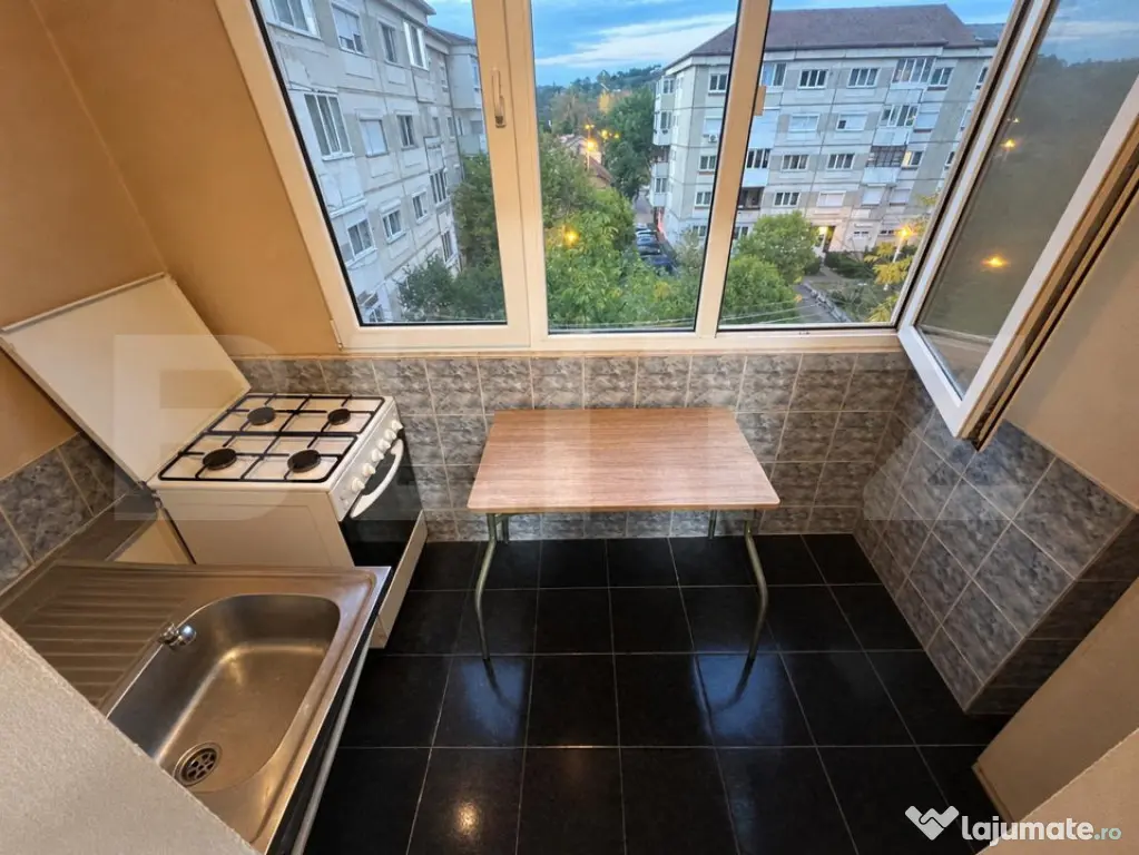 Apartament cu 3 camere de vânzare, Dragoș Vodă - Oradea (Bihor)