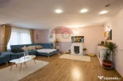 Casă / Vilă cu 8 camere de vânzare 