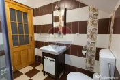 Casă / Vilă cu 8 camere de vânzare 