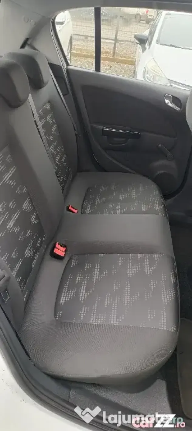 ...Opel Corsa... - Ploiestiori (Prahova)