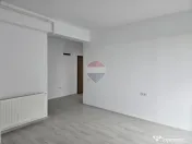 Apartament cu 3 camere de vânzare în zona Vitan-Barzesti 