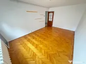 Apartament 2 camere zona Poarta 6 cu Centrala si Loc de Parcare
