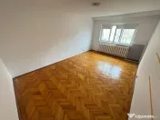 Apartament 2 camere zona Poarta 6 cu Centrala si Loc de Parcare
