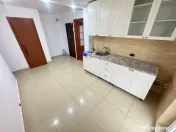 Apartament 2 camere zona Poarta 6 cu Centrala si Loc de Parcare