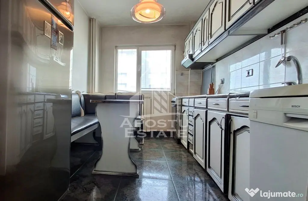 Apartament 4 camere micalaca zona 100 - Arad (Arad)