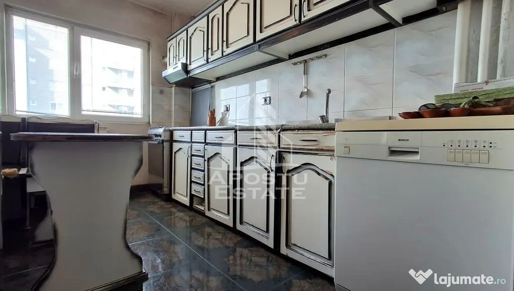 Apartament 4 camere micalaca zona 100 - Arad (Arad)