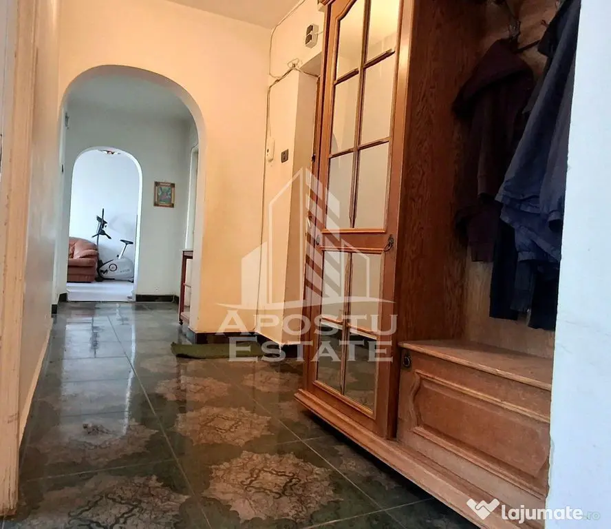 Apartament 4 camere micalaca zona 100 - Arad (Arad)