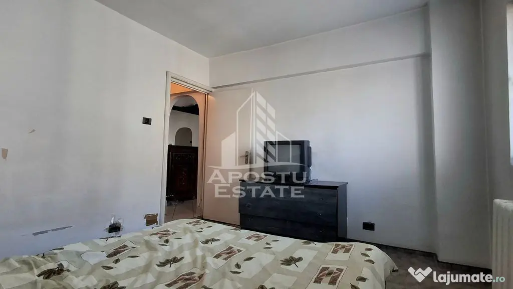Apartament 4 camere micalaca zona 100 - Arad (Arad)