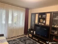 Inchiriez garsoniera decomandata cu balcon zona Astra