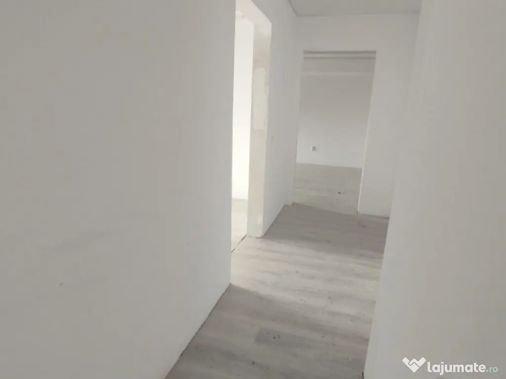 APARTAMENT 3 CAMERE, DECOMANDAT, BLOC NOU, COMISION 0