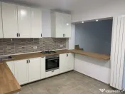 Vatra Luminoasa, Casa 5 camere. 