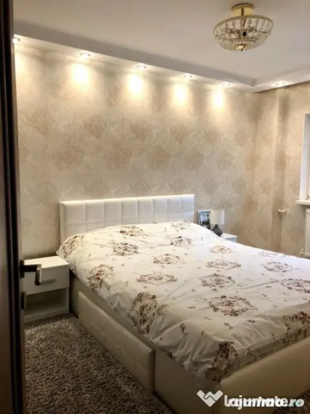 Inchiriere apartament 3 camere decomandat