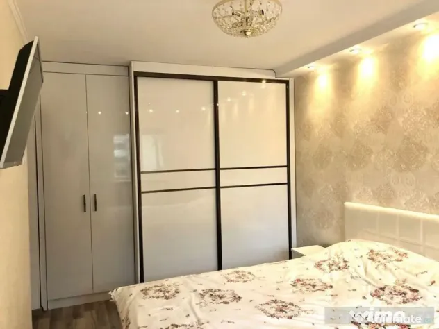 Inchiriere apartament 3 camere decomandat