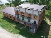 Pensiune de Vânzare cu Priveliște Panoramică către R?... 