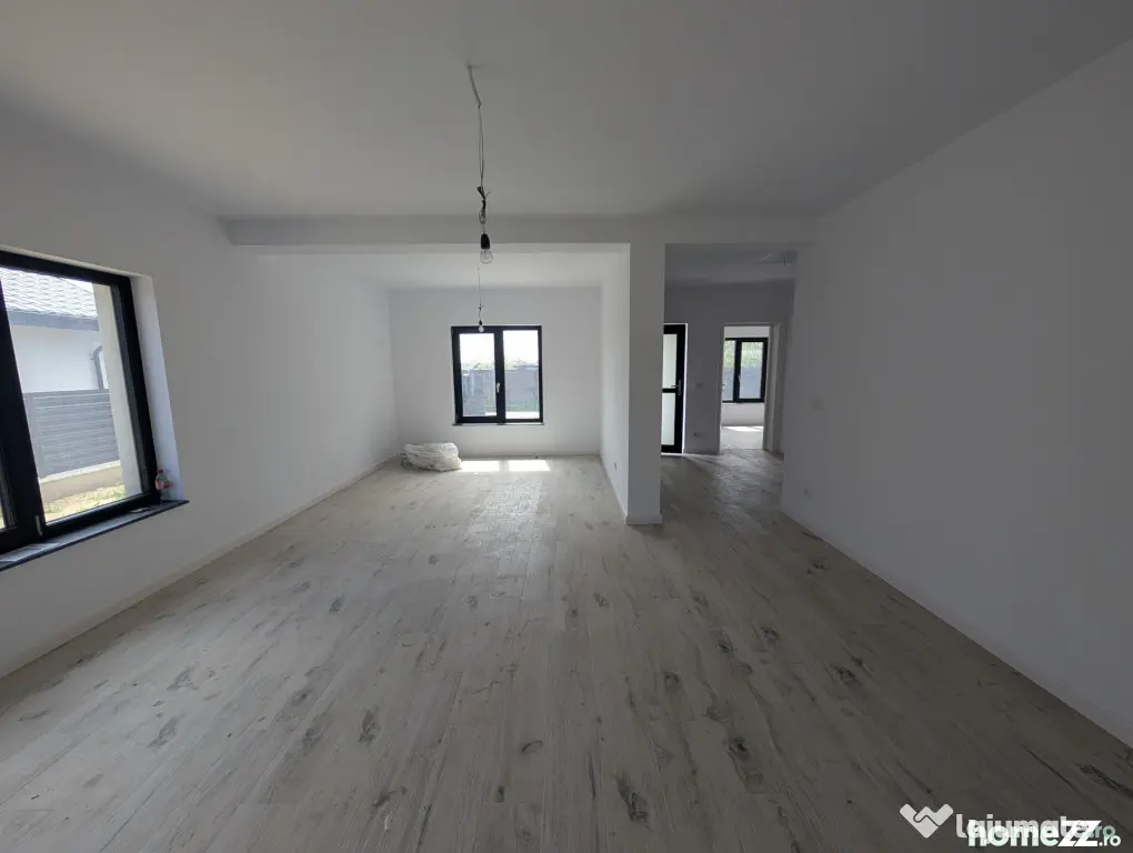 Casa premium! Hemeiusi 3 dormitoare,3 bai , terasa beci