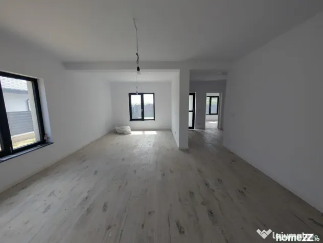 Casa premium! Hemeiusi 3 dormitoare,3 bai , terasa beci