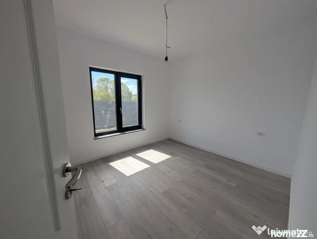 Casa premium! Hemeiusi 3 dormitoare,3 bai , terasa beci