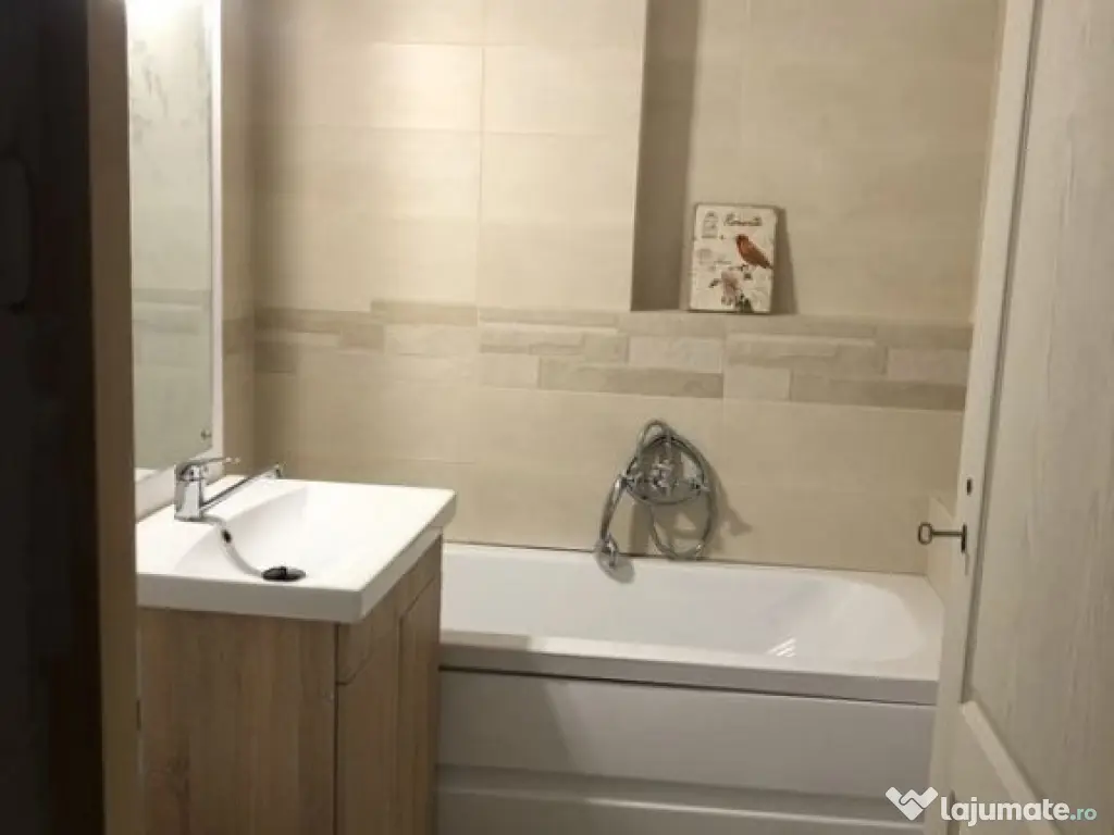 Apartament o camera zona Soarelui