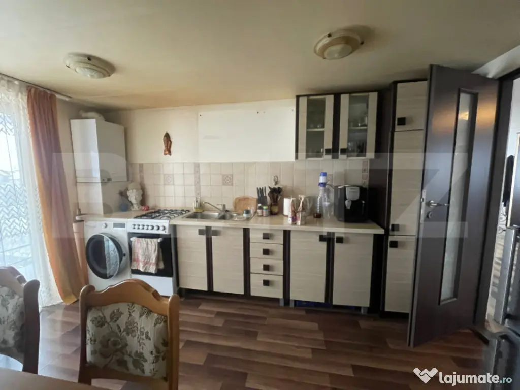 Casa individuala 330 mp, 558 mp teren, Someseni