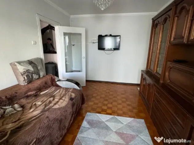 Inchiriez apartament cu 1 camera in zona Dambul Rotund