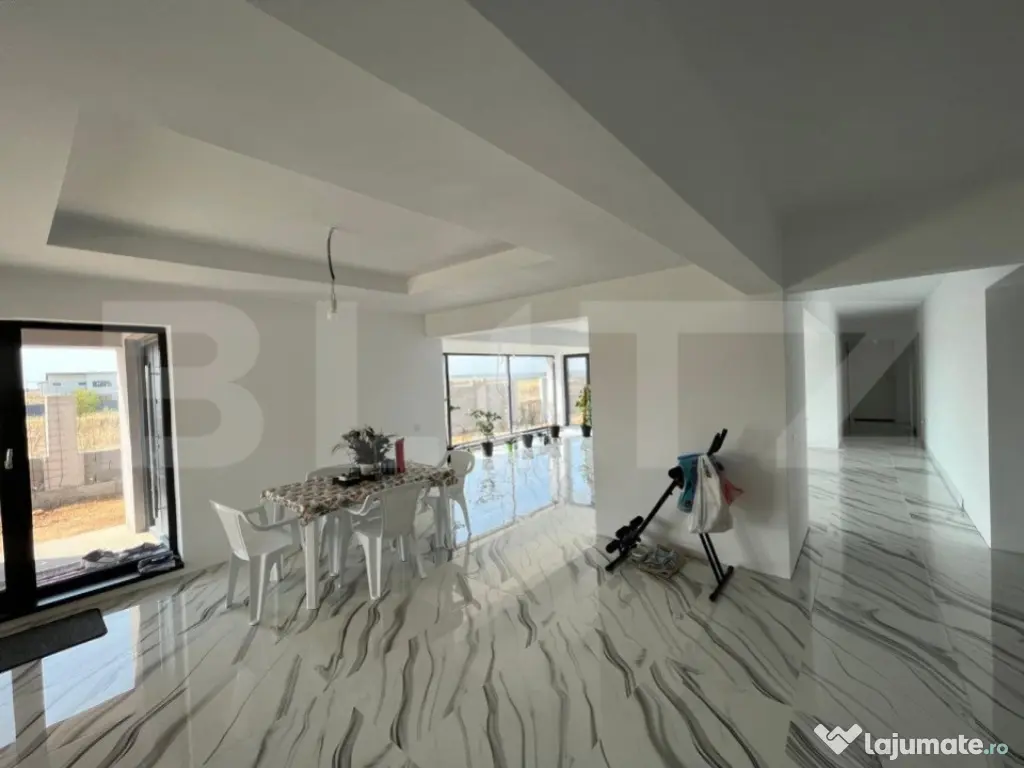 Casa pe parter 215 mp zona Tancodrom , cu 818 mp de teren.