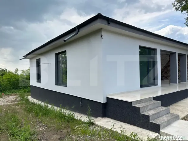 Casă pe structură metalică 3 camere 141 mp utili, teren