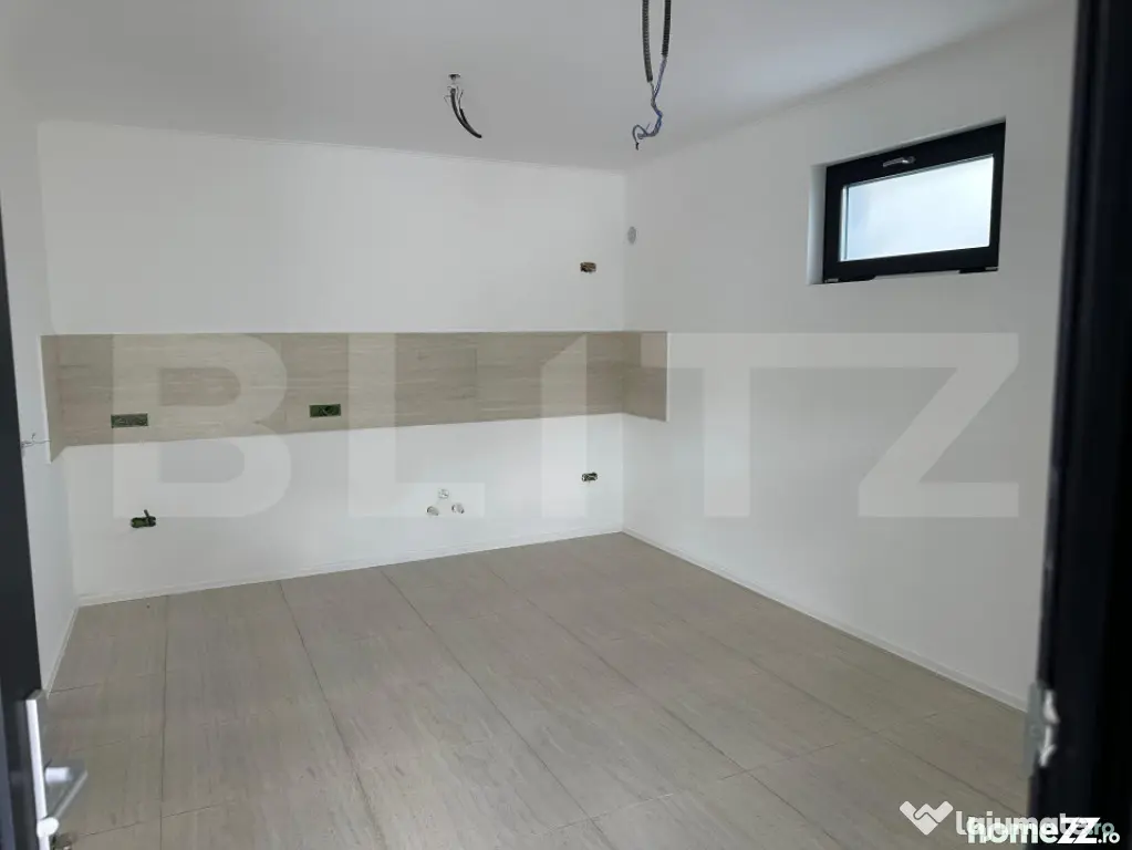 Casă pe structură metalică 3 camere 141 mp utili, teren
