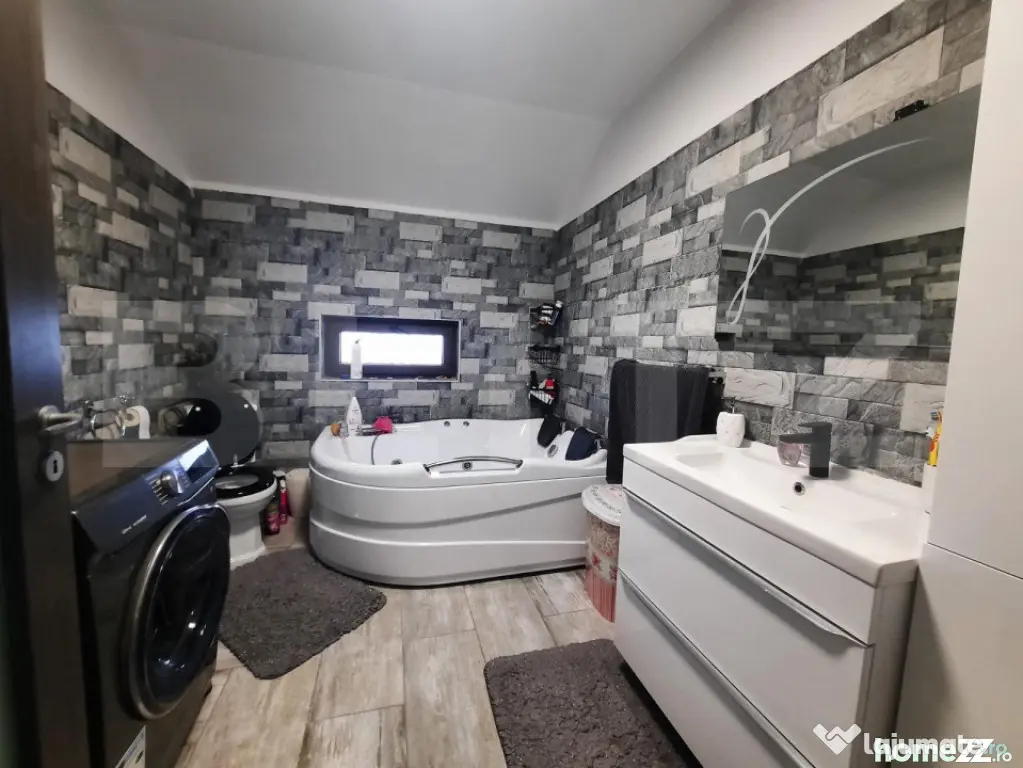 Casa 6 camere centru Miroslava, 240 mp utili, 600 mp de tere - Iasi (Iasi)