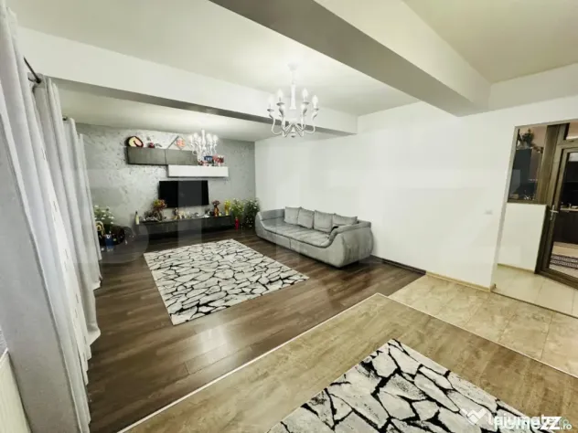 Casa 6 camere centru Miroslava, 240 mp utili, 600 mp de tere - Iasi (Iasi)