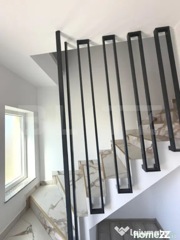 Casa tip duplex , 104 mp cu balcon , 300 mp teren , zona rez - Suceava (Suceava)