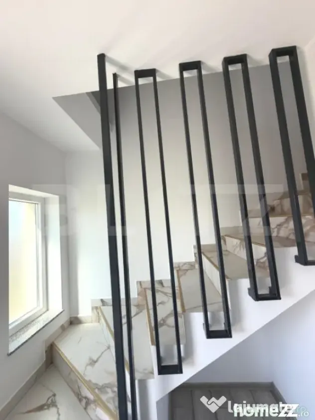 Casa tip duplex , 104 mp cu balcon , 300 mp teren , zona rez - Suceava (Suceava)