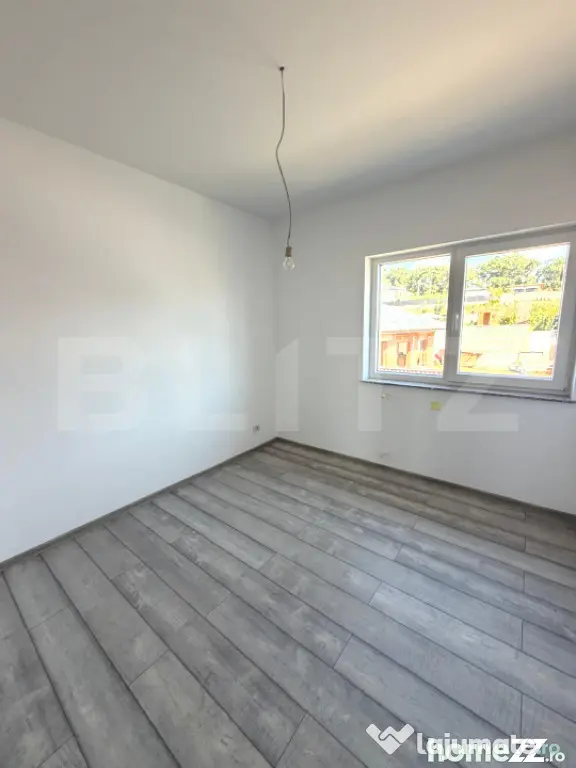 Casa tip duplex , 104 mp cu balcon , 300 mp teren , zona rez - Suceava (Suceava)
