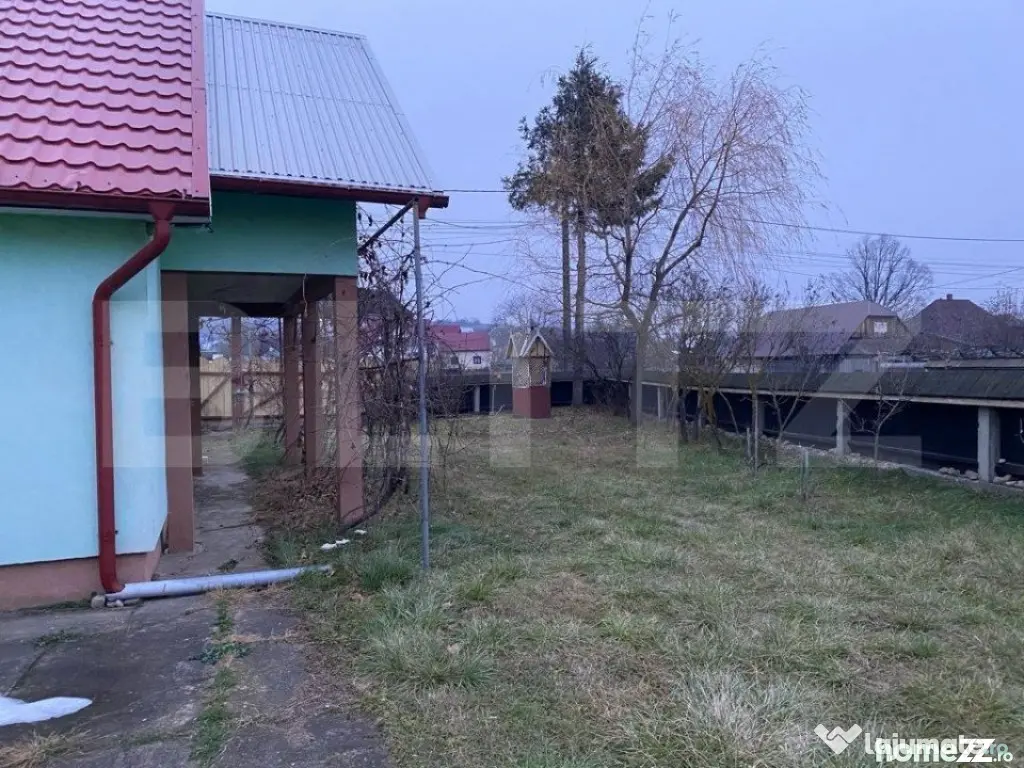 Casa si hala de vanzare, in Horodnic de Sus
