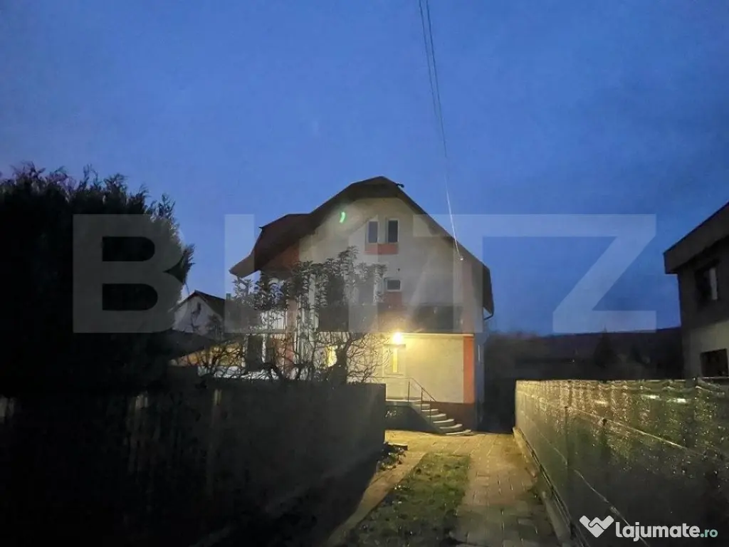 Casa cu 3 camere, 215mp, Santana de Mures