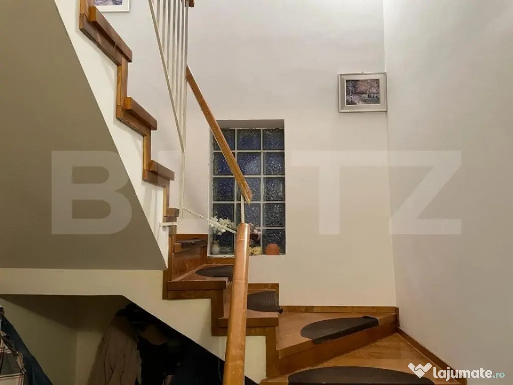 Casa cu 3 camere, 215mp, Santana de Mures