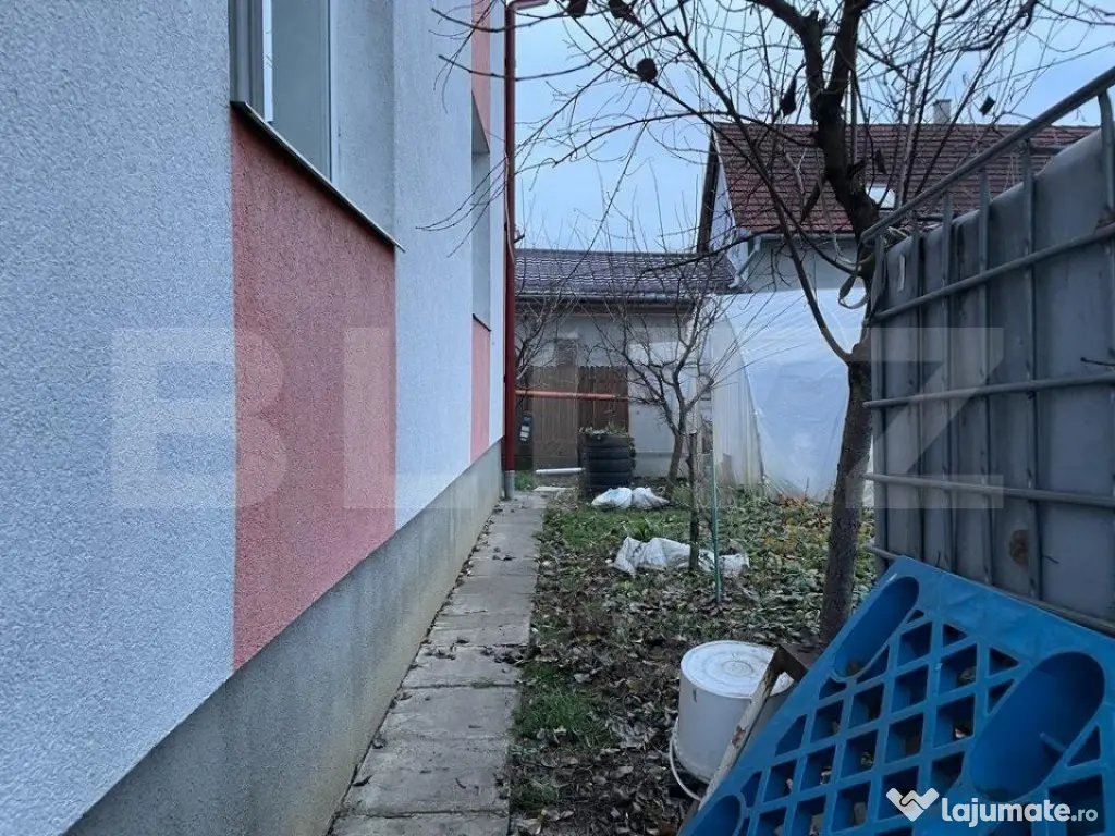 Casa cu 3 camere, 215mp, Santana de Mures