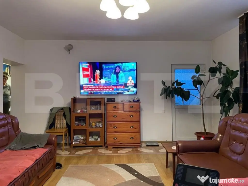 Casa cu 3 camere, 215mp,Unirii Horgosa