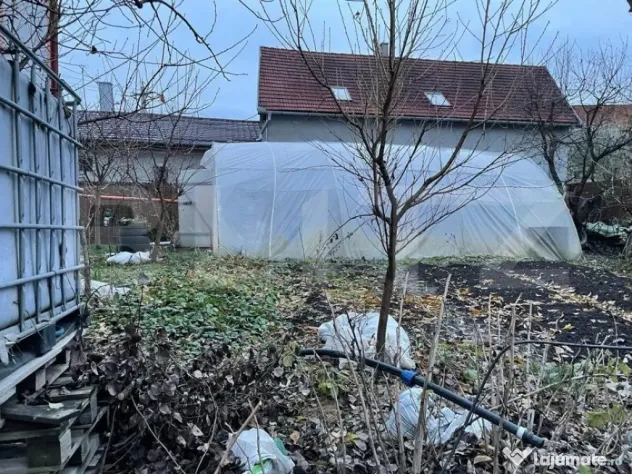 Casa cu 3 camere, 215mp,Unirii Horgosa